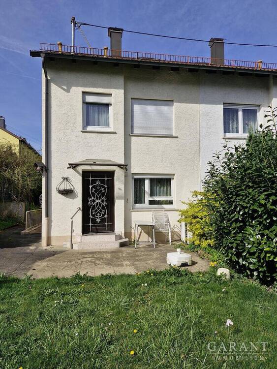 Thumbnail-Doppelhaushälfte in ruhiger Lage!