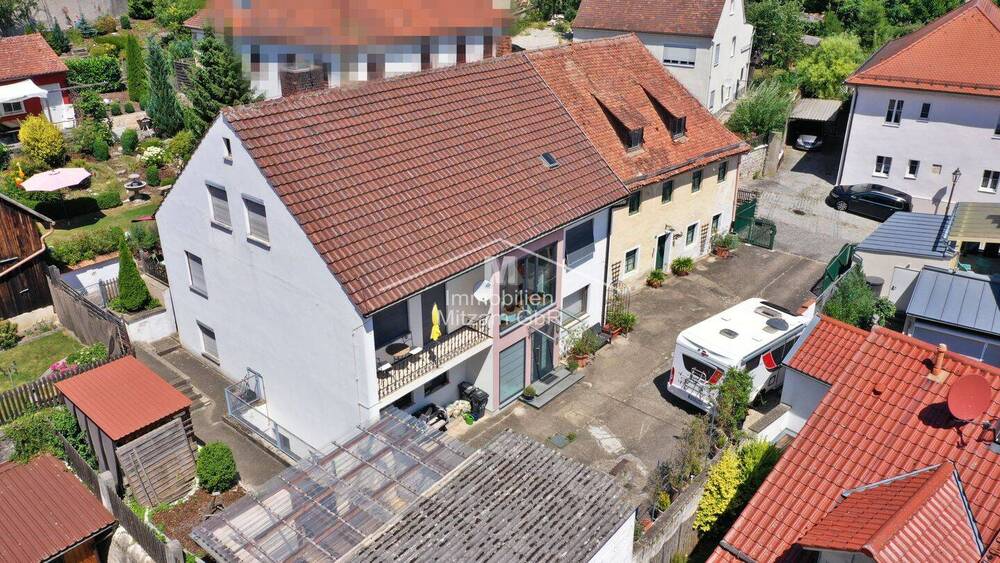 Thumbnail-Wohnhaus mit bis zu 3 WE u. historischem Kaplanhaus sowie Garage u. Gartenidyll in exponierter Zentrumslage
