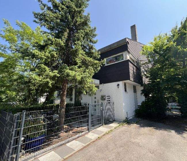 Thumbnail-Sanierungsbedürftiges REH mit sonnenverwöhntem Südgarten im beliebten Stadtteil Großhadern