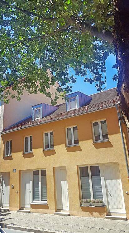 Thumbnail-** ALTSTADTHAUS ** mit 4 Parteien sucht neuen Eigentümer !