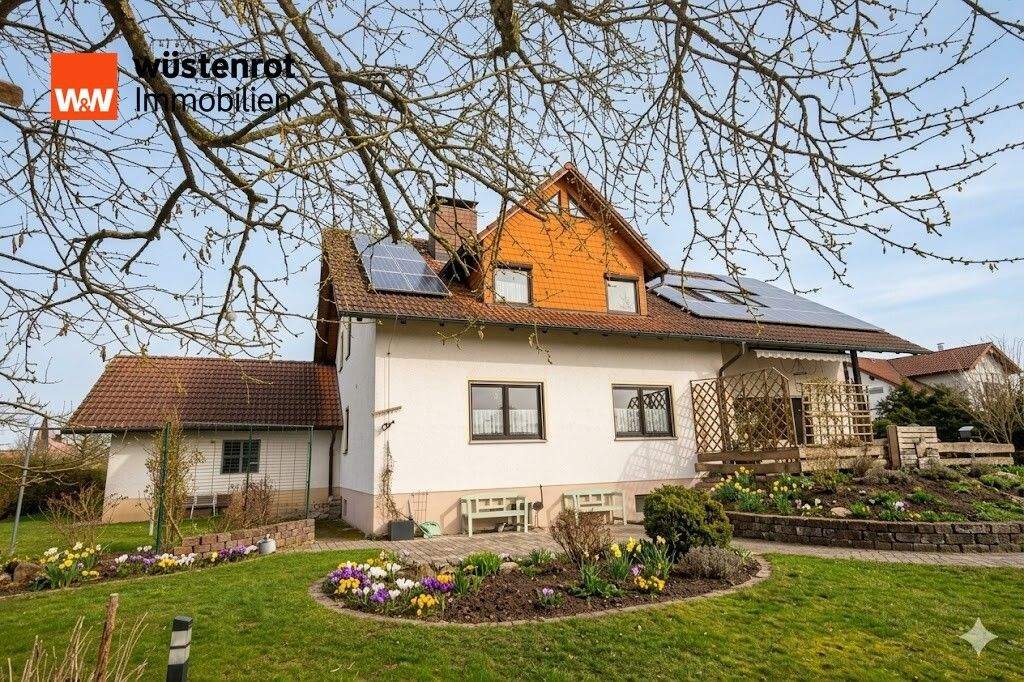 Thumbnail-Familienglück am Ortsrand: Gepflegtes Raumwunder mit Kachelofen in Fladungen