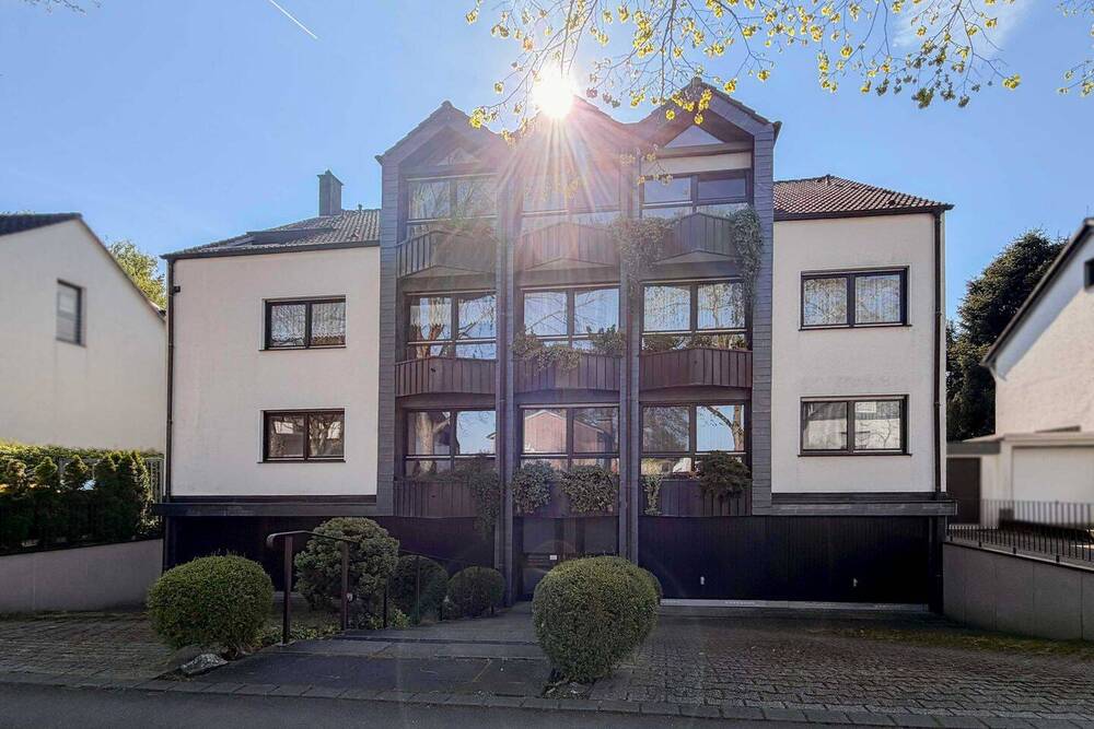 Thumbnail-Großzügige Terrassenwohnung mit Garten, Garage und Stellplatz