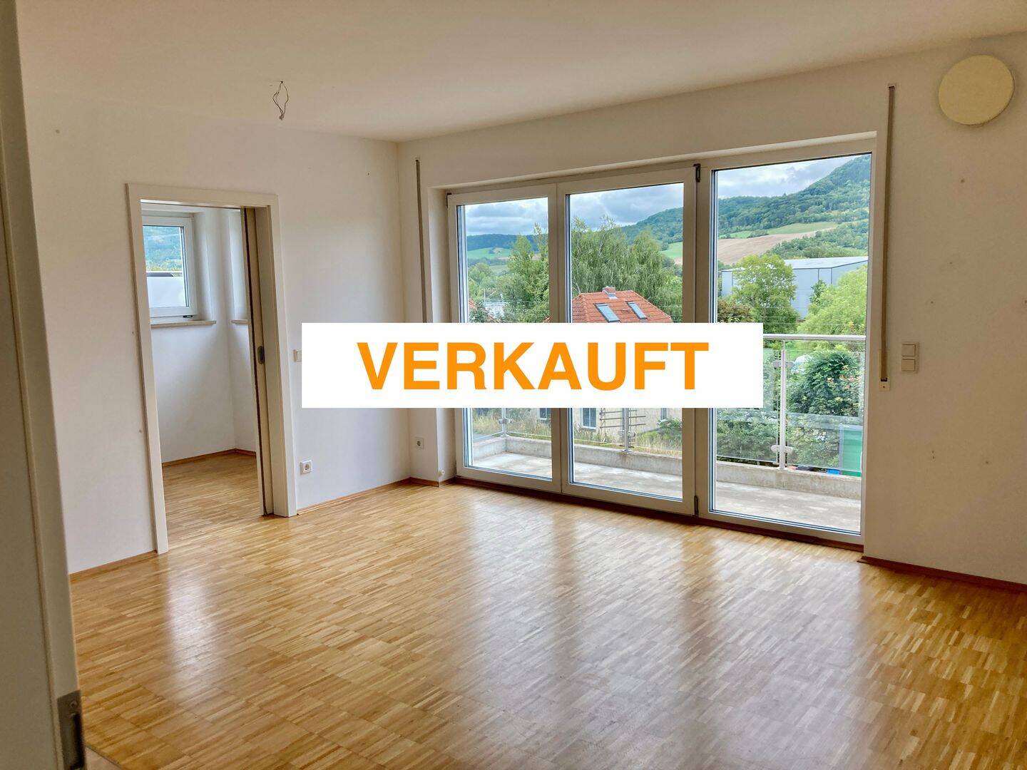 Thumbnail-VERKAUFT: Modernes Appartement mit Balkon und Außenstellplatz in Jena