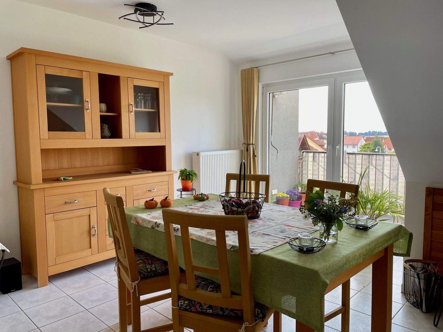 Thumbnail-Gepflegte 3-Zimmer-Wohnung mit Balkon und Garage - in schönem 6-Familienhaus in Reichelsheim