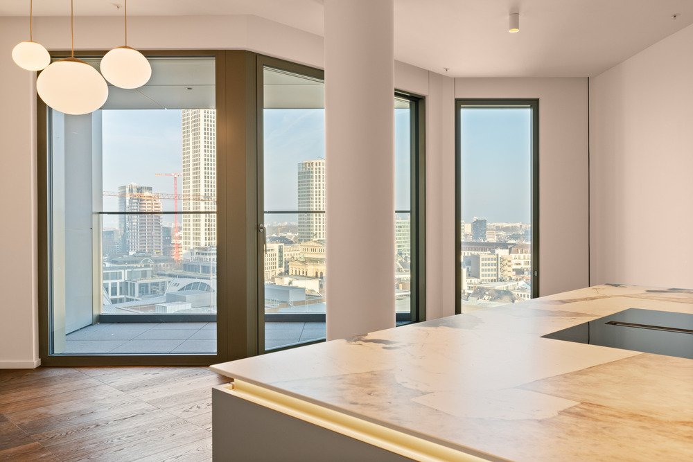 Thumbnail-Tower Life - Opernblick - 3-Zimmer-Wohnung im FOUR Frankfurt