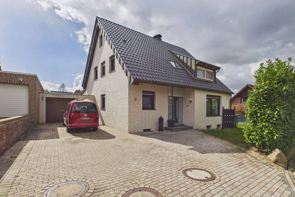 Thumbnail-Großzügiges Familienhaus mit 2.034 m² Grundstück in zentraler Lage von Kleve