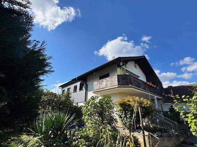 Thumbnail-Sehr gepflegtes Zweifamilienhaus auf einem großzügigen Grundstück direkt in Schaafheim!