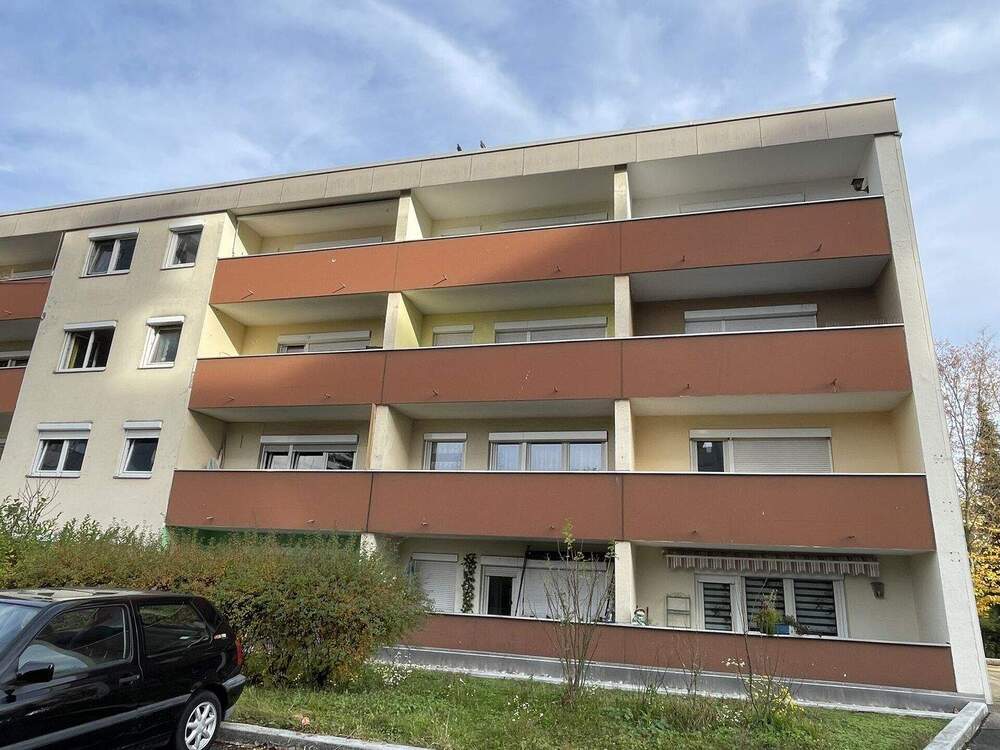 Thumbnail-Top renovierte 3-Zi-Dachgeschoss-Eck-ETW in Erlangen-Bruck mit 7 m² großer West-Loggia!