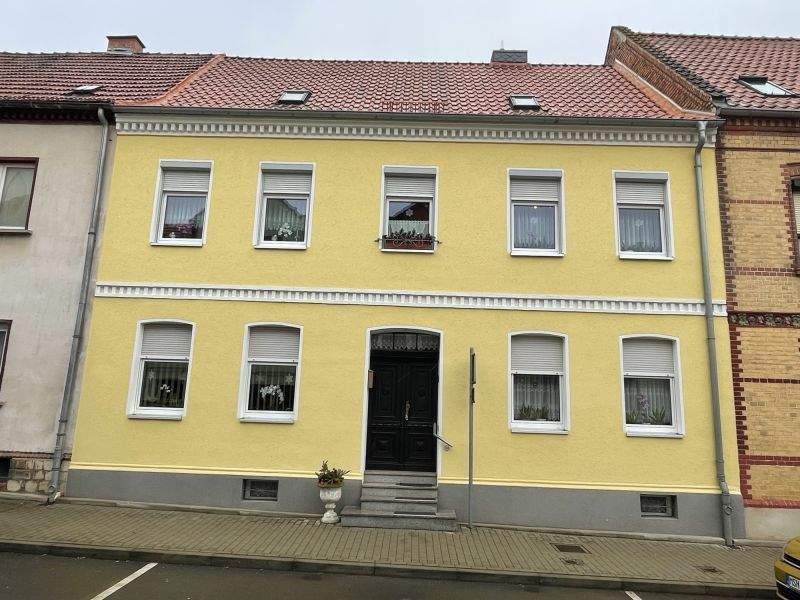 Thumbnail-Reihen-Stadthaus zur Eigennutzung als Wohnobjekt mit mögl. Gewerbeanteil in zentrumsnaher Lage von Aschersleben