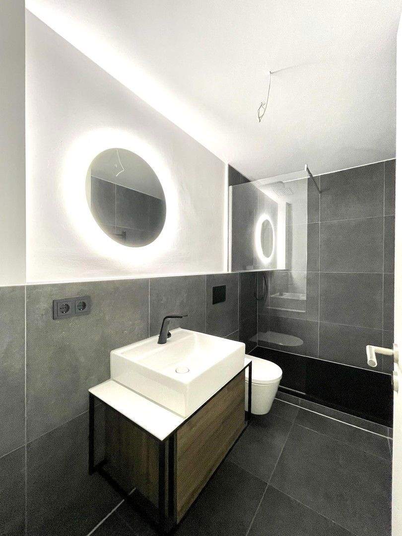 Thumbnail-PROVISONSFREI Leere kernsanierte 2 Zimmer Wohnung mit Balkon in saniertem MFH inkl. Stellplatz