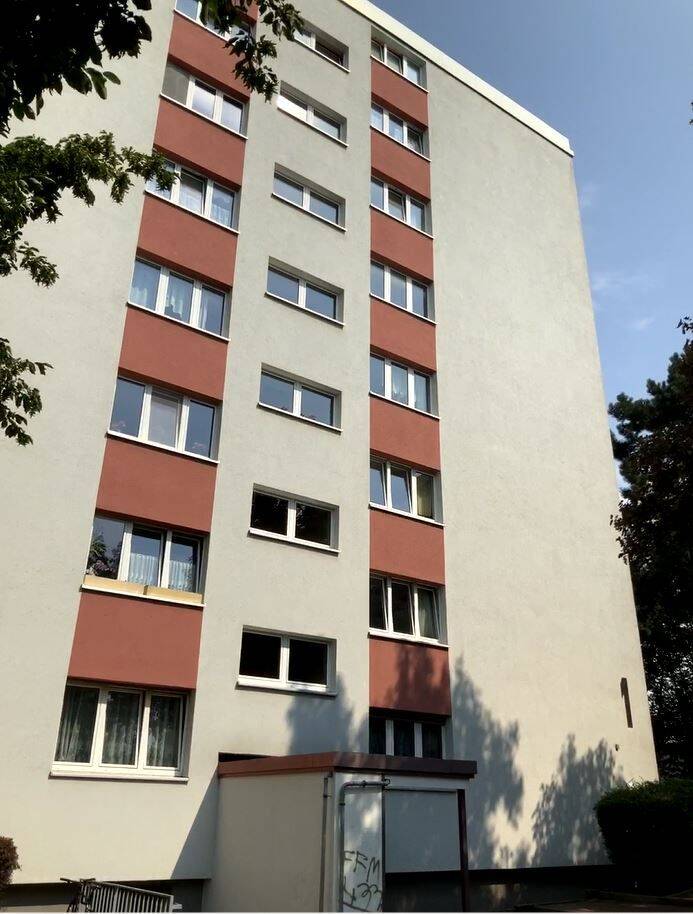 Thumbnail-Schöne 4-Zimmer-Wohnung mit Balkon zu vermieten!