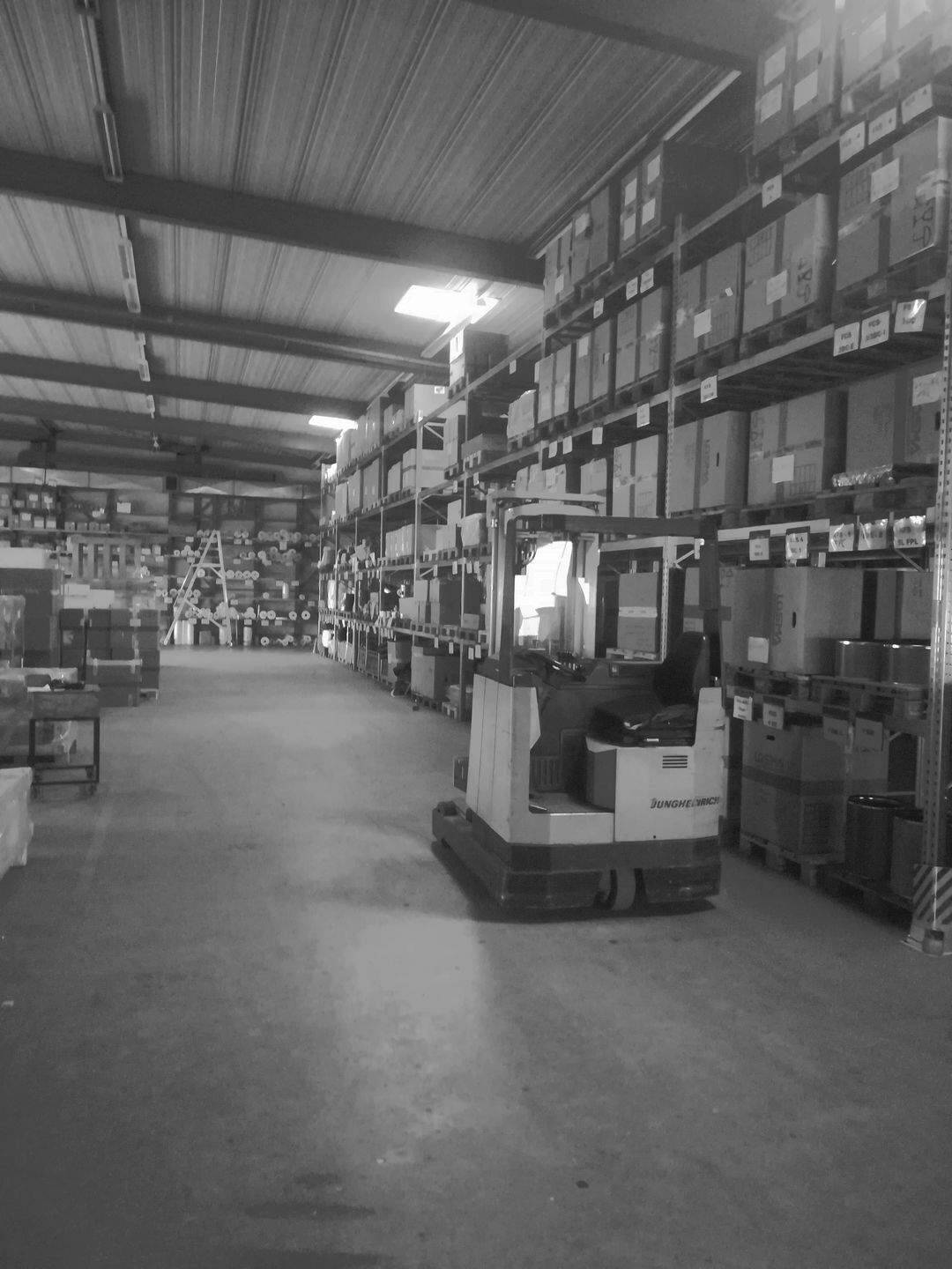 Thumbnail-Lagerfläche 431 qm unterteilbar + 2 Büros - Kornwestheim nahe Stuttgart