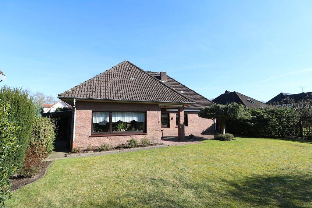 Thumbnail-Topgepflegter Walmdachbungalow in beliebter Lage mit Ausbaureserve, Garage und schönem Garten