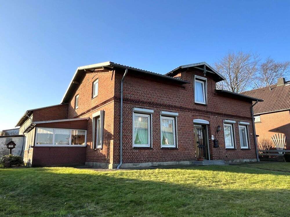 Thumbnail-Einfamilienhaus mit ehemaligen Stallungen und Hallenflächen - Sanierungsbedarf vorhanden