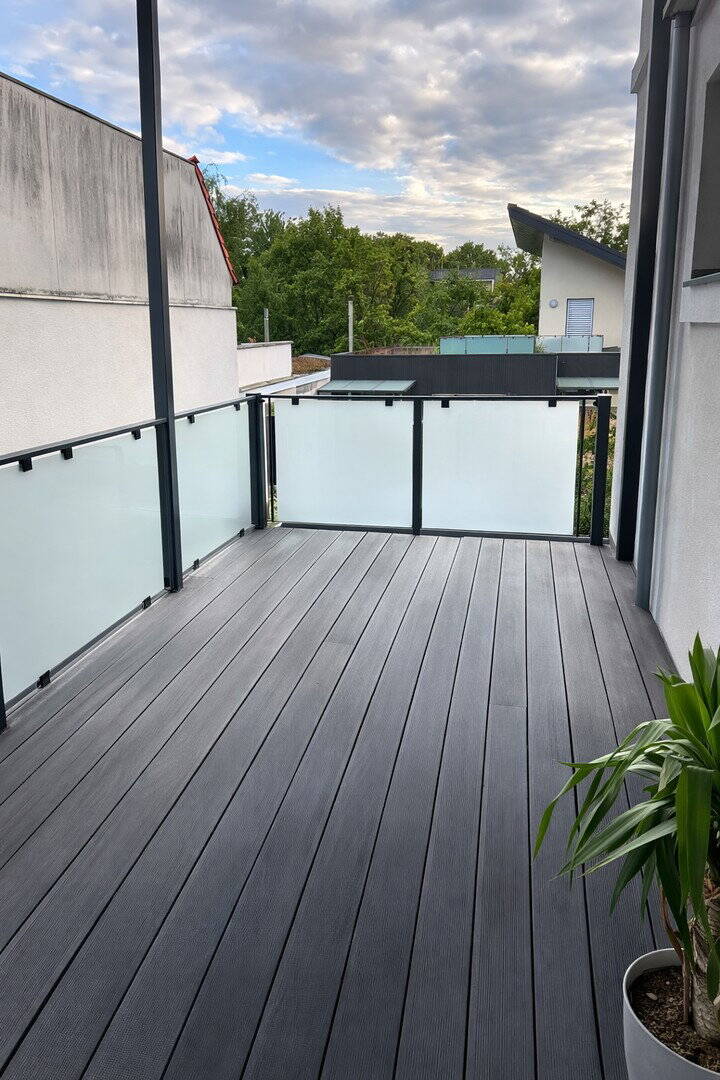 Thumbnail-Wohnen am Rhein, helle 3-Zimmer-Wohnung mit Terrasse und Balkon