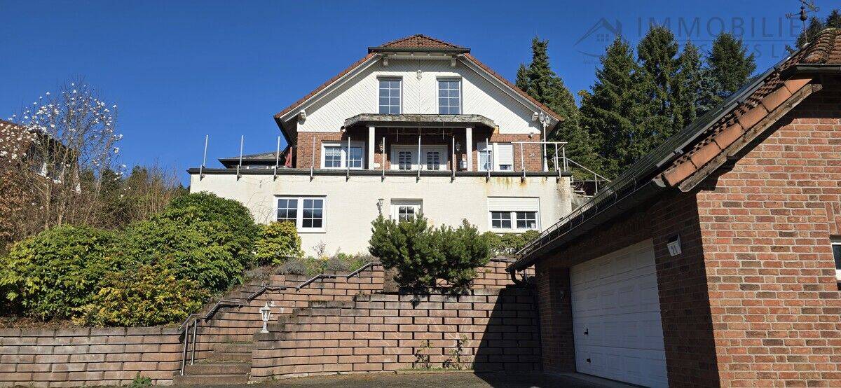 Thumbnail-GROSSES EINFAMILIENHAUS MIT EINLIEGERWOHNUNG UND DOPPELGARAGE RUHIG GELEGEN AM RAND DER INNENSTADT