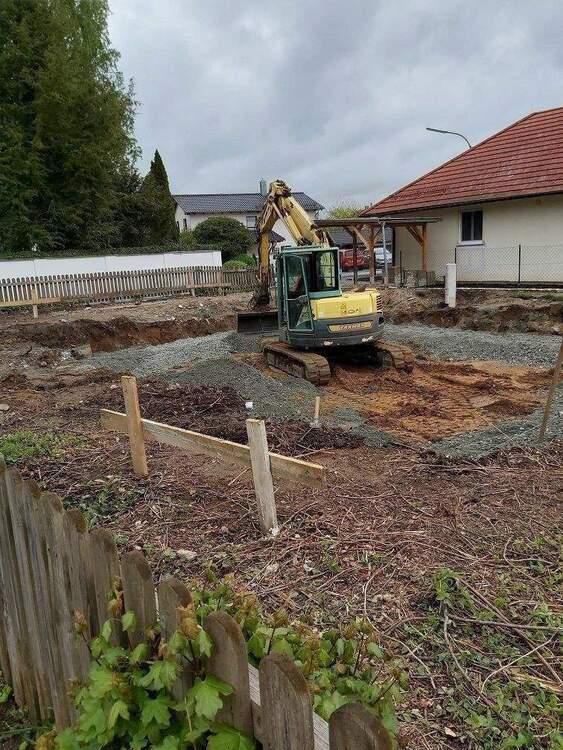 Thumbnail-Baugrundstück mit genehmigtem EFH-Projekt – sofort bebaubar in Parkstetten