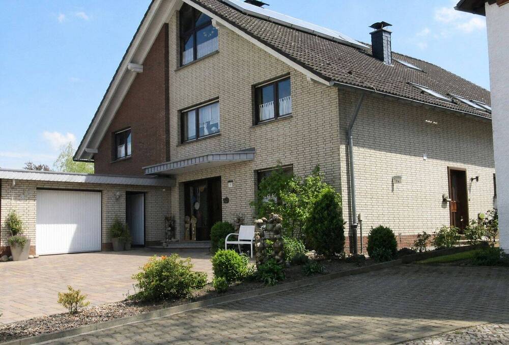 Thumbnail-Geräumiges, gepflegtes, großzügiges Zweifamilienhaus in Fürstenberg (Bad Wünnenberg)