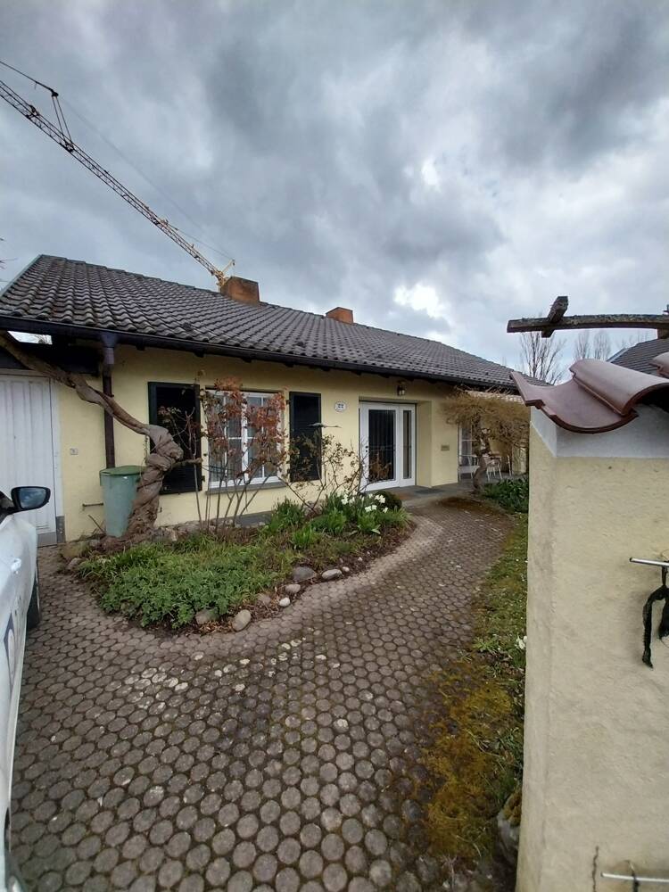 Thumbnail-Stilvolles Einfamilienhaus mit großem Platzangebot auf der Halbinsel Mettnau in Radolfzell zu verkaufen.