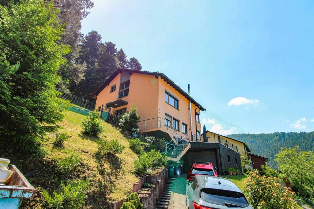 Thumbnail-Ruhig gelegenes Wohnhaus mit hochwertiger Modernisierung und traumhaftem Blick über Calmbach