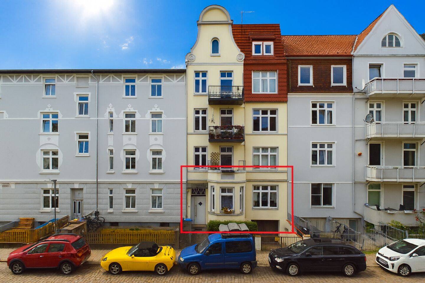 Thumbnail-Historische Gründerzeitwohnung Lübeck (mit Garten): Vermietete 3 Zimmer im Wohngebiet Falkenwiese!