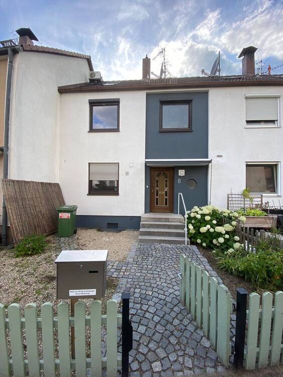 EG Haus mit Eingang.jpg