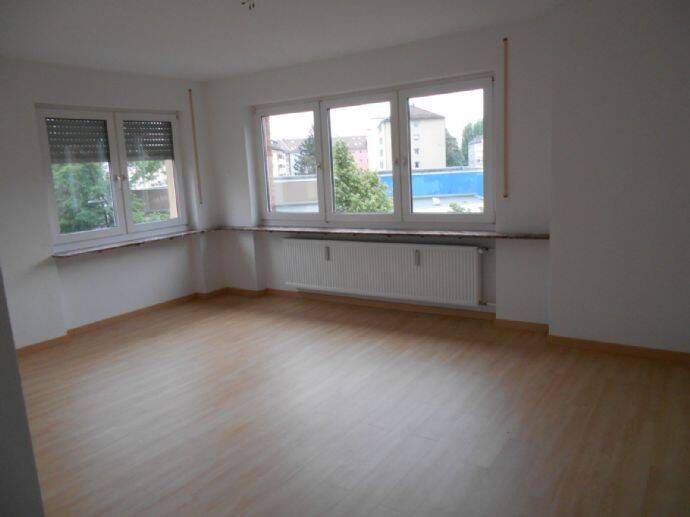 Thumbnail-KESTLER IMMOBILIEN IVD - 3. OG - 3 ZI.-WOHNUNG - DESIGNBÖDEN - HELL GEFLIESTES BAD