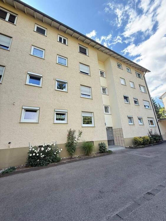 Thumbnail-RESERVIERT Charmante 2-Zimmer-Wohnung in Singen mit Balkon mit Garage