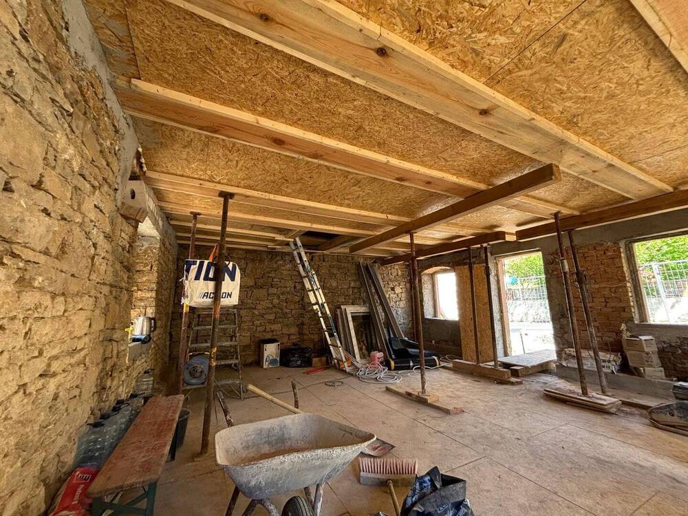 Thumbnail-Sanierungsbedürftiges, kleines Einfamilienhaus im entkernten Zustand in Würzburg (OT)