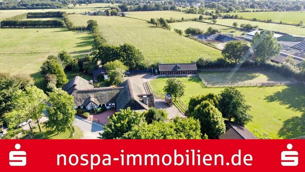 Thumbnail-Paradies für Pferdeliebhaber: Reetdachanwesen auf ca. 3,38 ha großen Grundstück mit Nebengebäuden