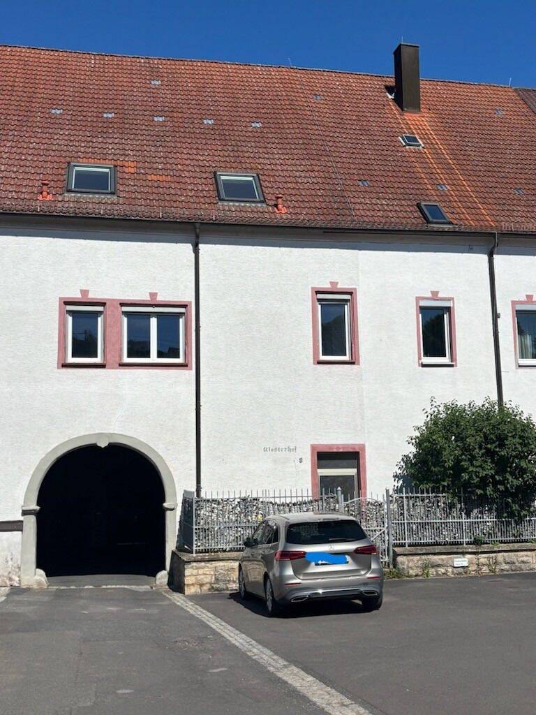 Thumbnail-2 FMHim historischen Klosterhof