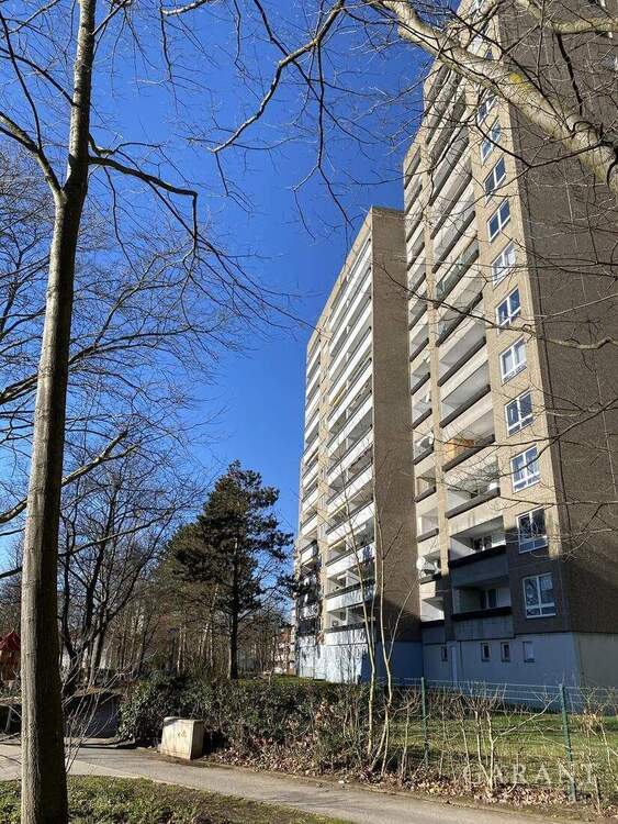 Thumbnail-Helle 2-Zimmer-Wohnung - hoch über den Dächern von Kaiserslautern mit toller Süd-Fernsicht