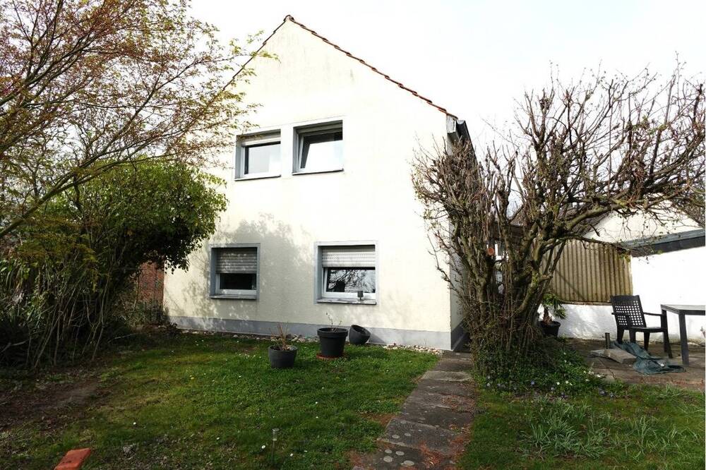 Thumbnail-Wohnen im Grünen: Freistehendes Einfamilienhaus mit einzigartigem Grundstück