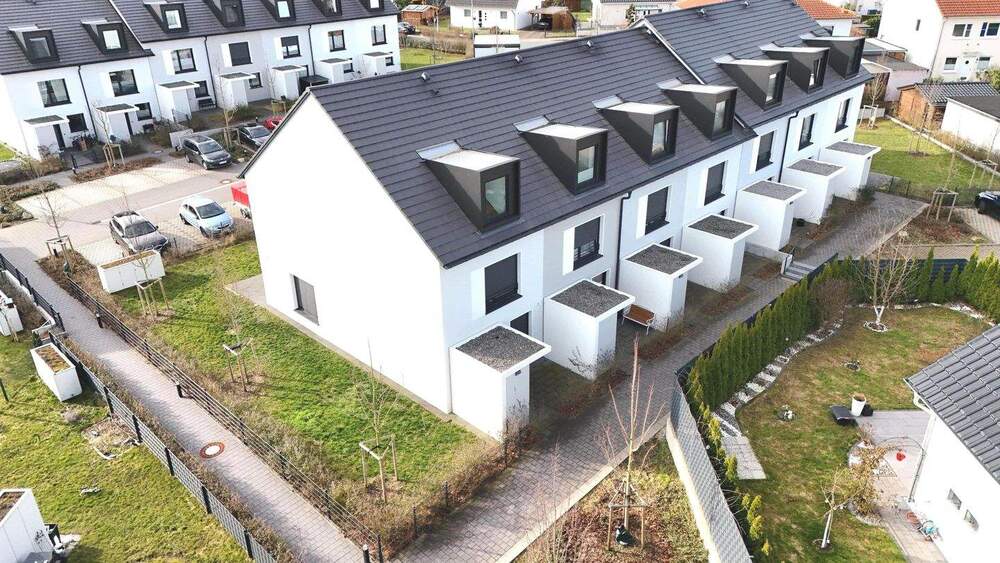 Thumbnail-Neuwertiges Reihenendhaus in Barsinghausen - ca. 145 m² Wohnfläche, Einbauküche und zwei Stellplätze inklusive