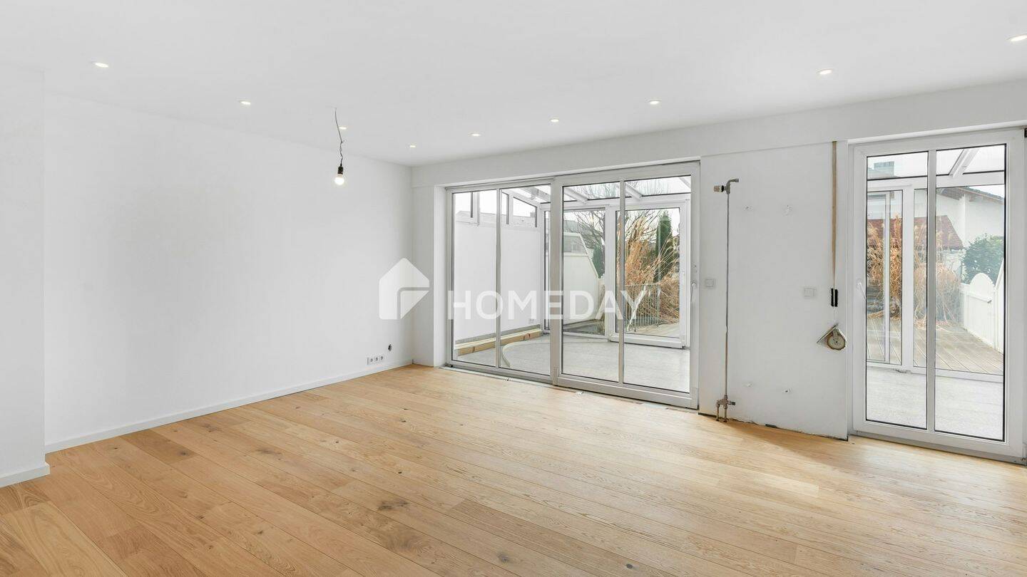 Thumbnail-Modernisiert mit viel Platz - Reihenmittelhaus mit Wintergarten, Balkon und sieben Zimmern