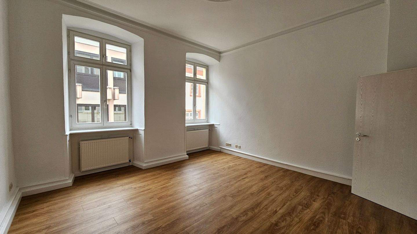 Thumbnail-Schicke Jugendstilwohnung mit Stuckdecken in der Fußgängerwohnung von Neustadt