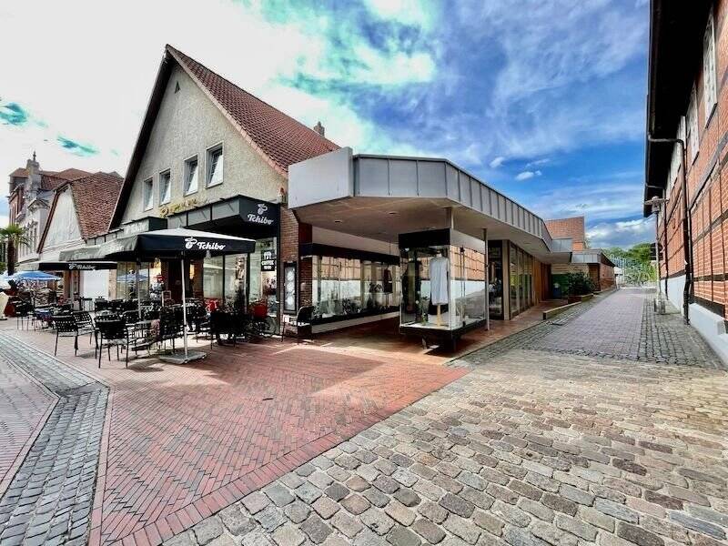 Thumbnail-Ladengeschäft in der Fußgängerzone von Neustadt mit rollstuhlgerechten Zugängen