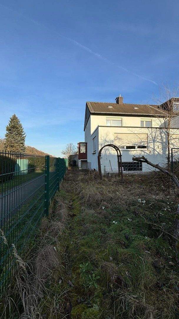 Thumbnail-2 Familien Haus für Sanierer auf großem Gartengrundstück