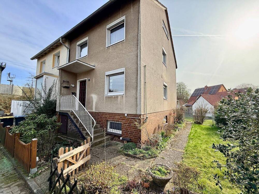 Thumbnail-Charmante Doppelhaushälfte mit Garten und idealer Verkehrsanbindung