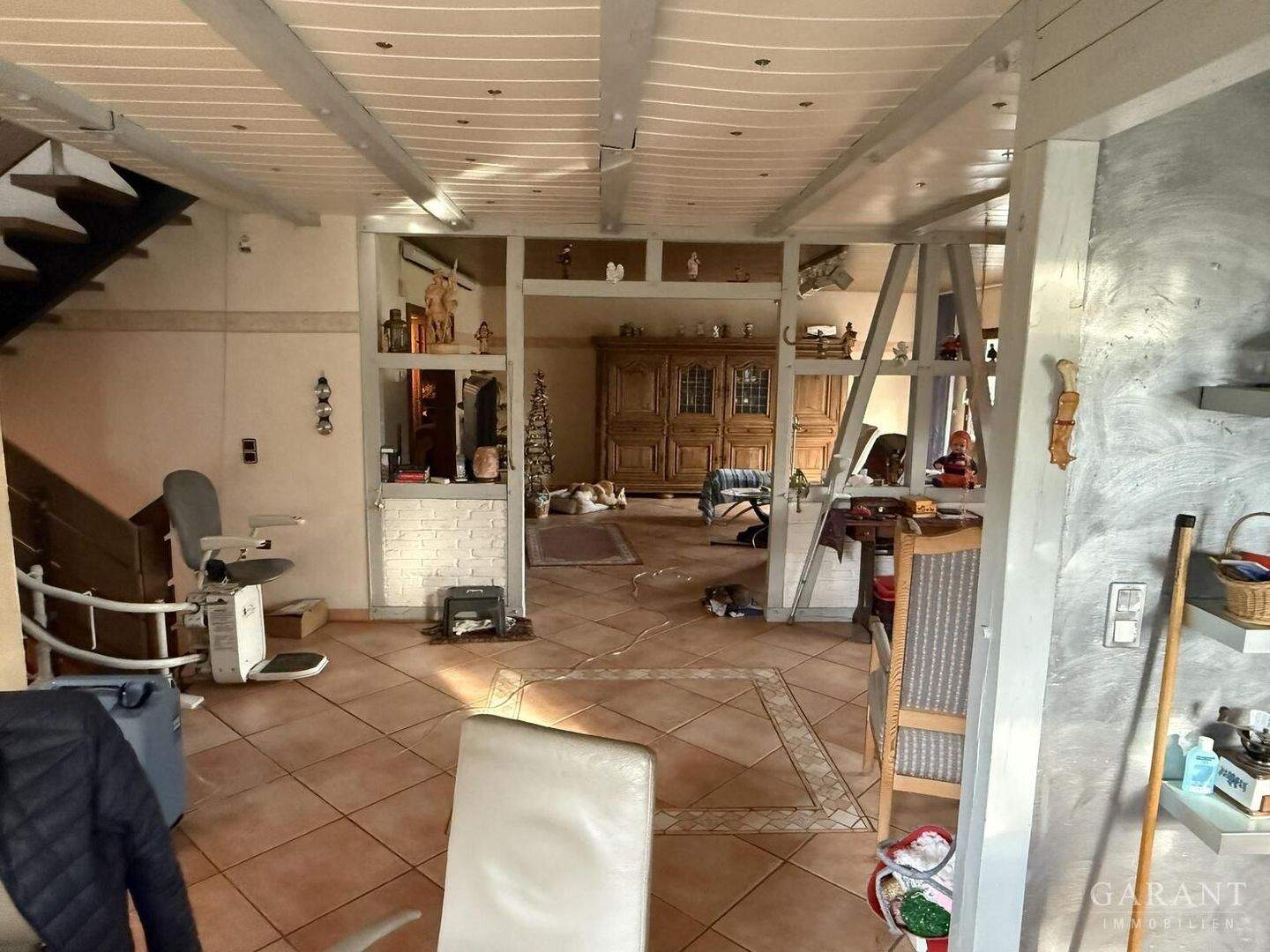 Thumbnail-Freistehendes Einfamilienhaus mit Einliegerwohnung