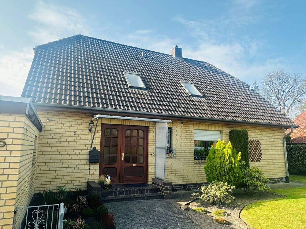 Thumbnail-Großes Einfamilienhaus in ruhiger Wohnlage