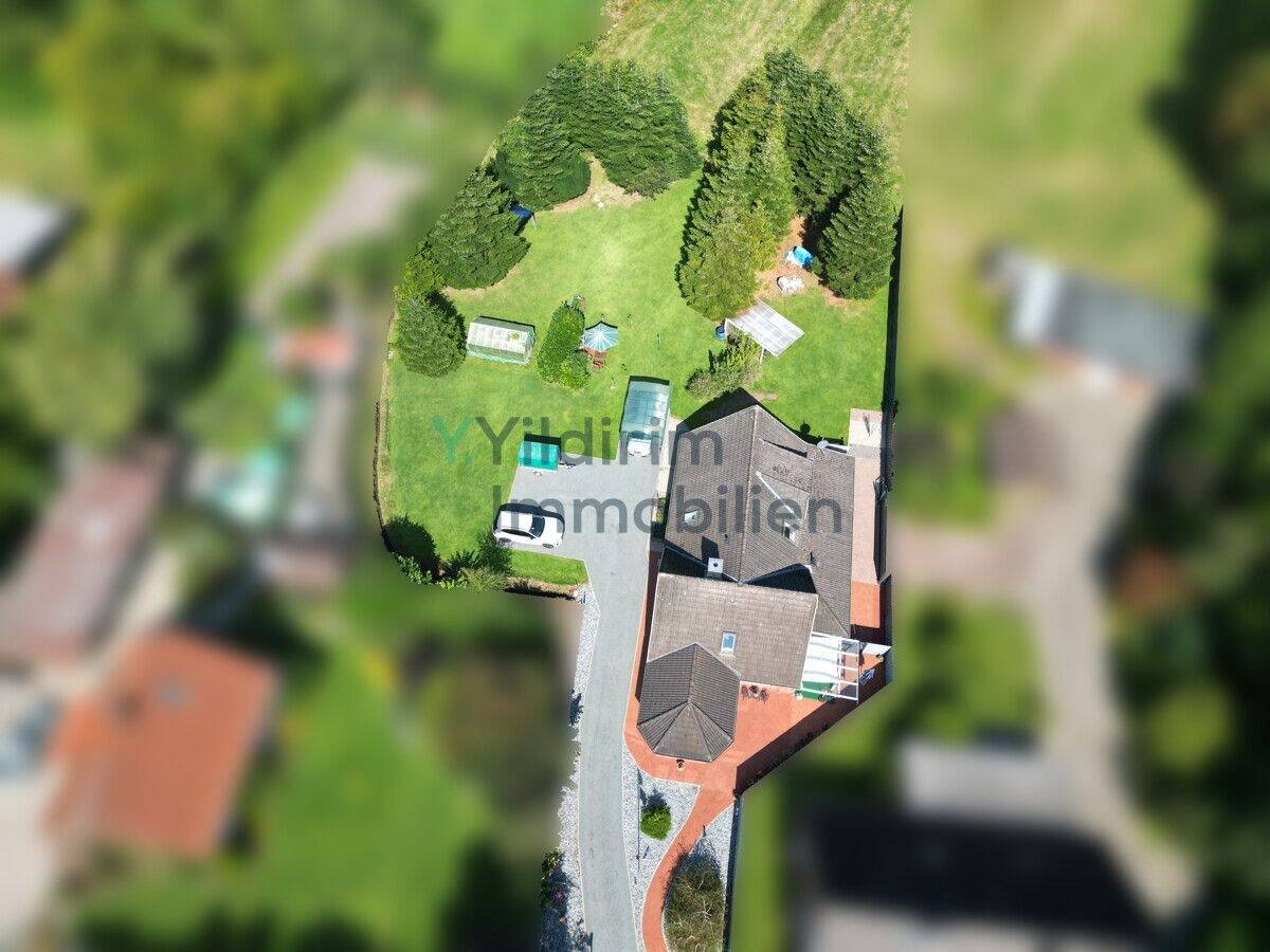 Thumbnail-Charmantes Einfamilienhaus mit Wintergarten, Kaminofen und großzügigem Grundstück