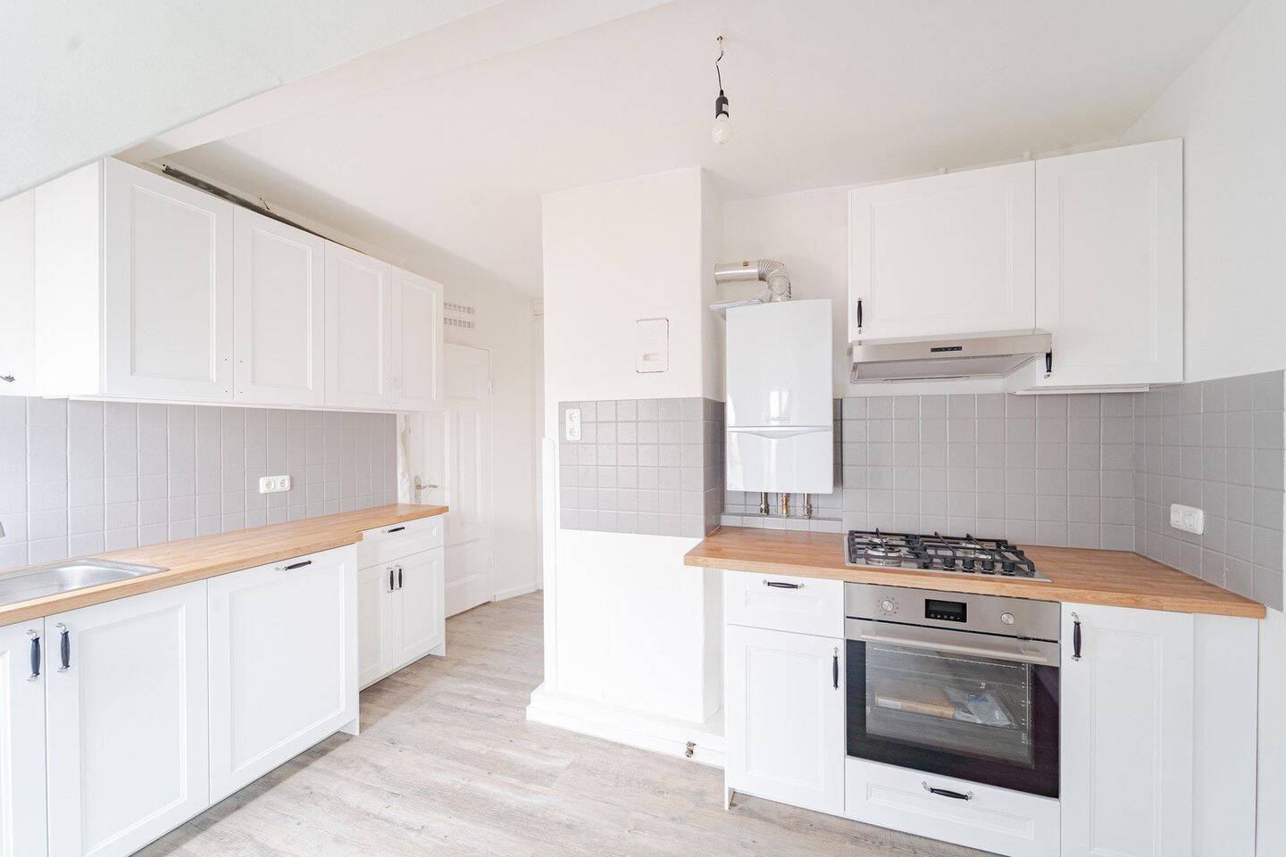 Thumbnail-Im Herzen Lübecks: Altbau-Charme & Atelier-Flair, 4-Z-DG mit neuer EBK