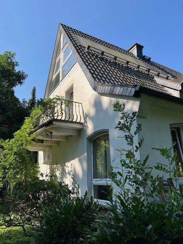 Thumbnail-- IHRE GELEGENHEIT IN HERDECKE - Freistehendes Einfamilienhaus auf einem parkähnlichen Grundstück mit Swimmingpool -