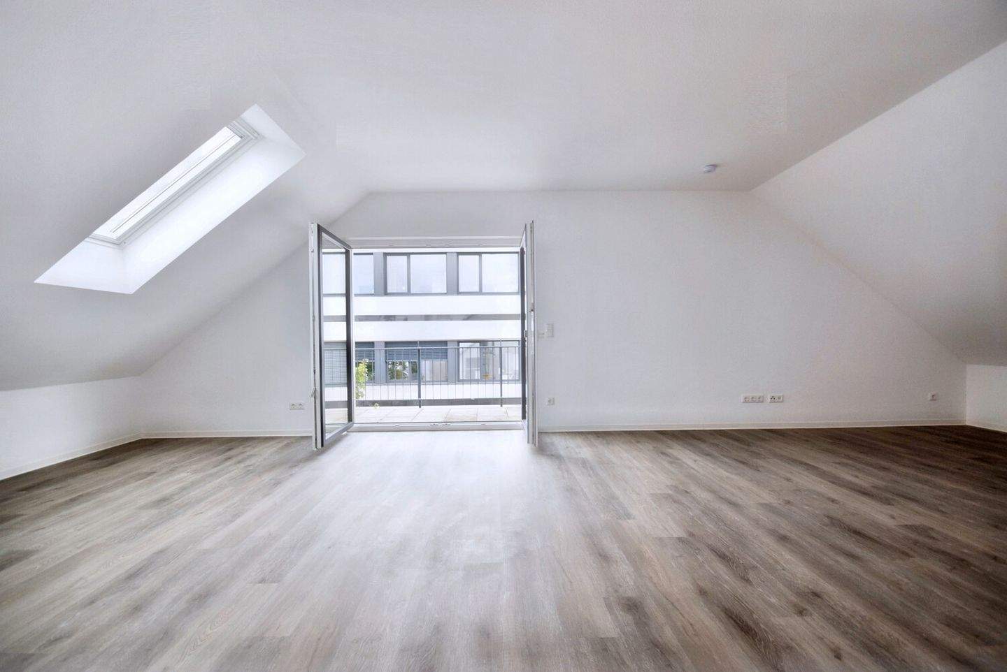 Thumbnail-Attraktive Stadtwohnung mit separatem Bonuszimmer (10 m²)