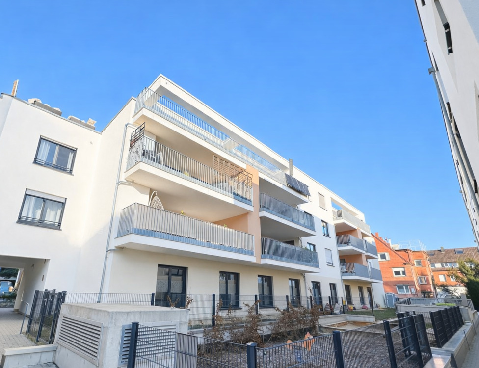 Thumbnail-Repräsentative, neuwertige 4,5-Zimmerwohnung mit ca. 20 m² großem, überdachten Balkon