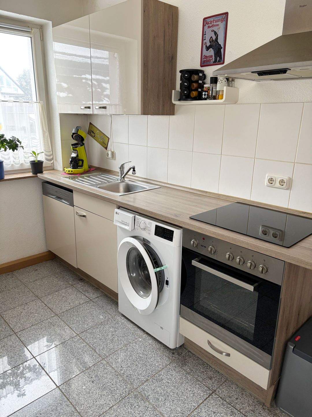 Thumbnail-4 Zimmerwohnung mit Südbalkon und Einbauküche in sehr guter Lage !