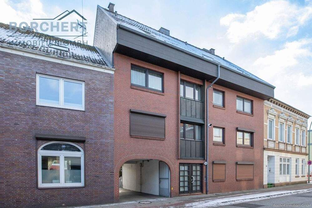 Thumbnail-Renovierte 2- Zimmer Wohnung in zentraler Lage von Elmshorn zu vermieten!