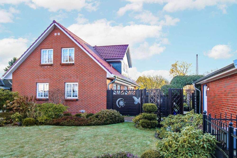 Thumbnail-Ein Ort, der Herzen verbindet - Einfamilienhaus mit großem Garten und Pool in Zarrendorf