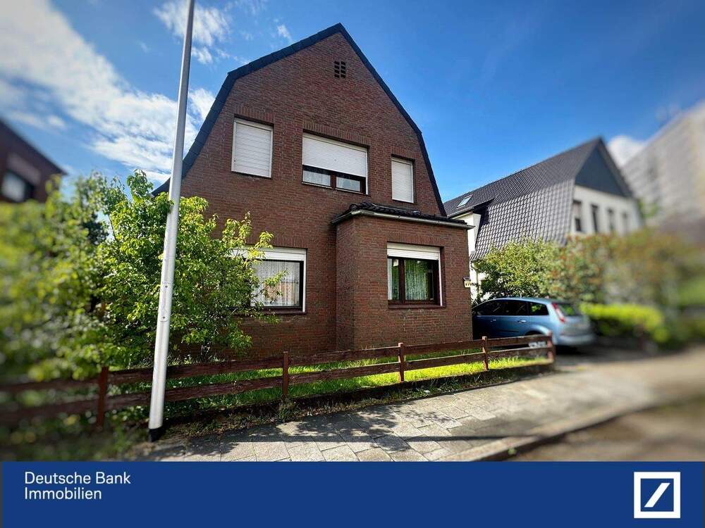 Thumbnail-Charmantes Zweifamilienhaus mit Ausbau und Dachterrasse!